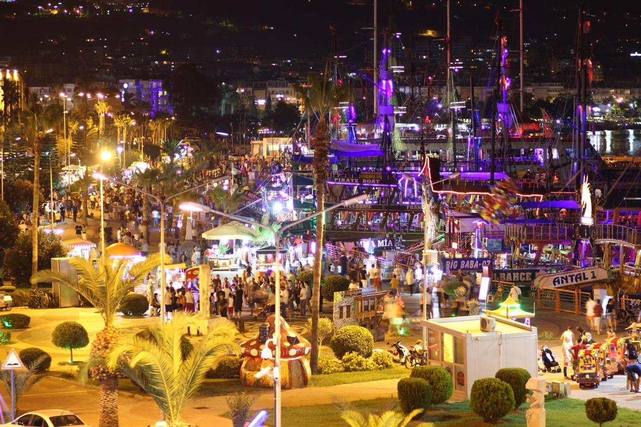 Beautiful Sultan House At Cleopatra Beach 1 With Umbrellas, Balcony, Barbecue, Private 100Mbps Wifi, Smart Tv, Table Games, Vip Trans-Fer - Beautiful Apartmenthouse Alanya Eksteriør billede